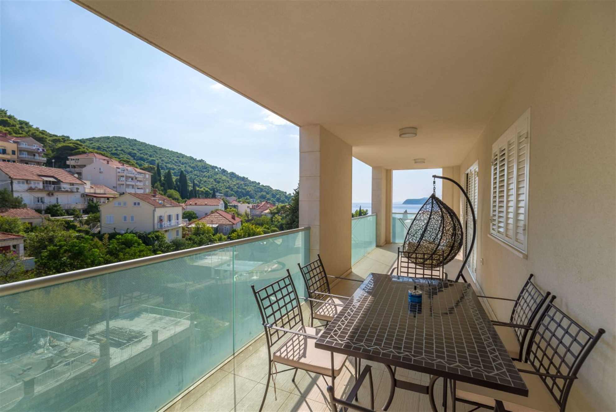 NOA Two bedroom apartment with terrace and sea view