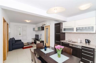 Two bedroom apartment with terrace C2 - Carmelitta