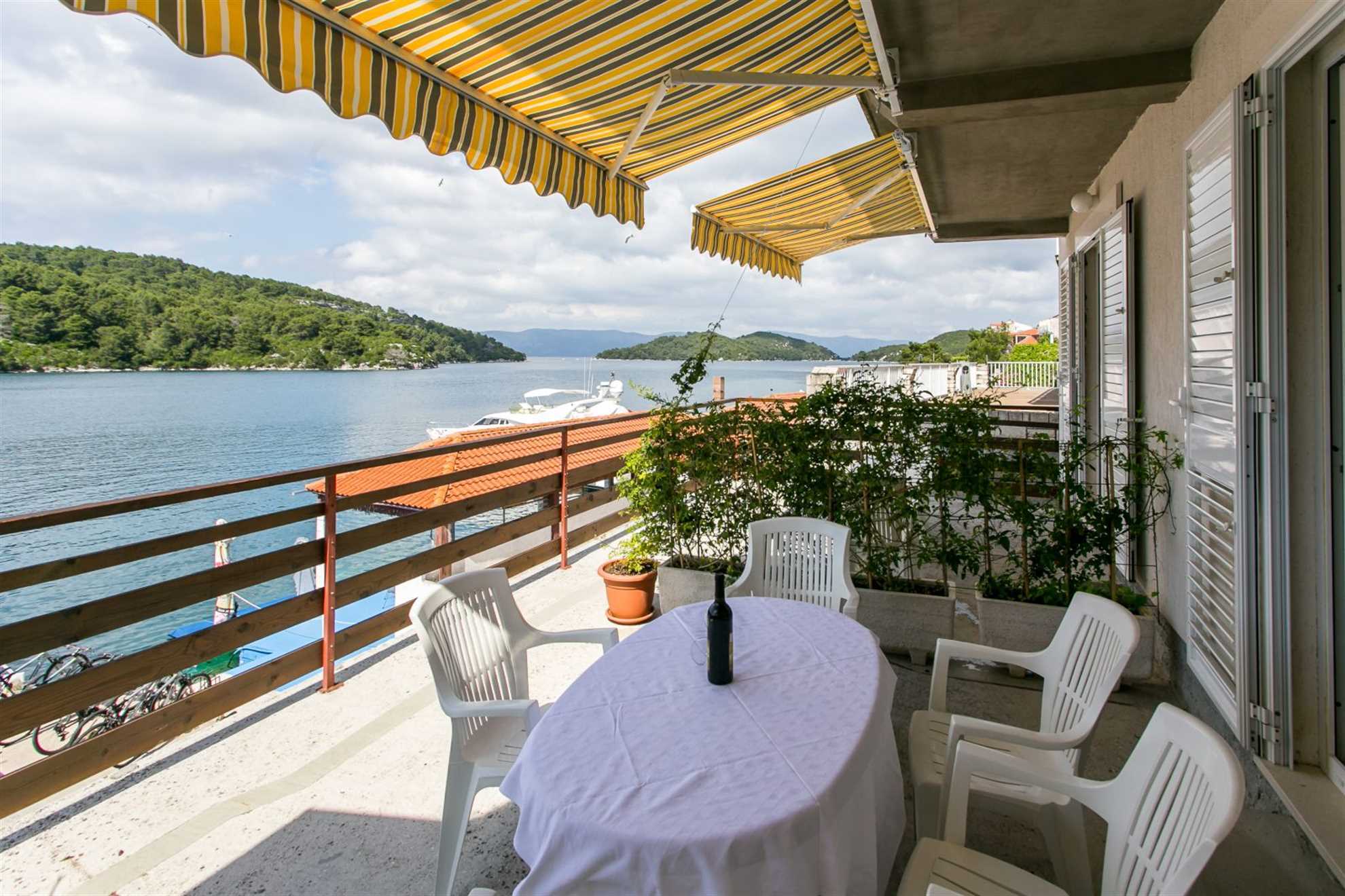 Matana Chano Bura Two Bedroom Apartment with Terrace and Sea View