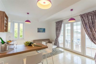 2 - ORTENSIA LOVE - Boutique Pine Tree Apartments