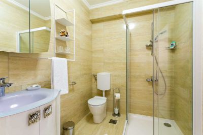 3 - LAVANDER TOUCH - Boutique Pine Tree Apartments