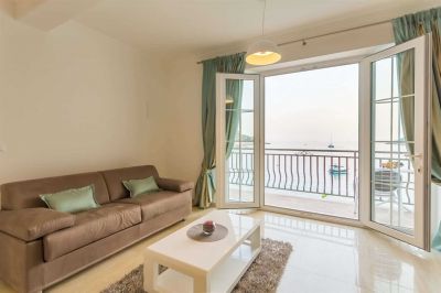 3 - LAVANDER TOUCH - Boutique Pine Tree Apartments