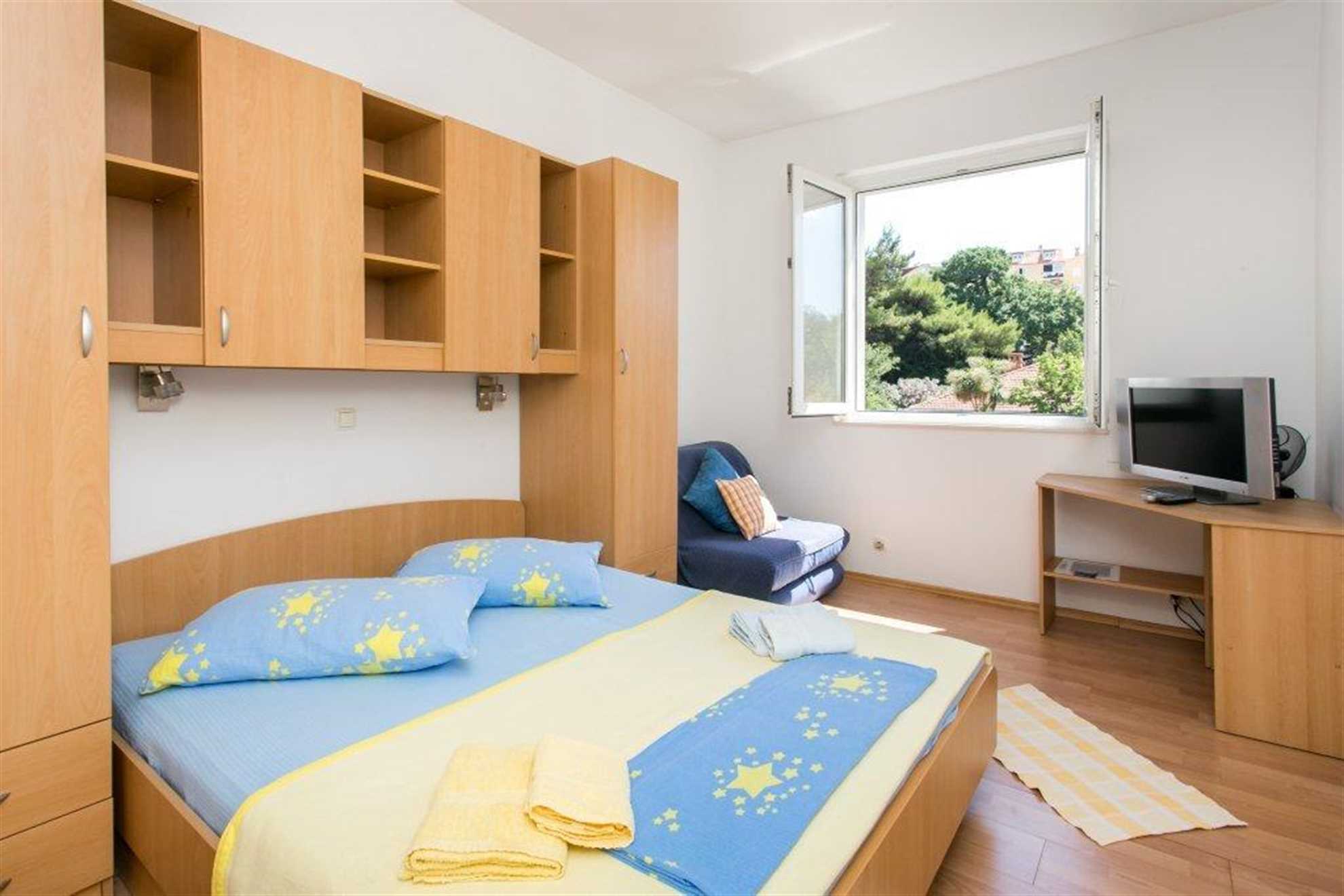Hrvoje - Two Bedroom Apartment with Terrace A2