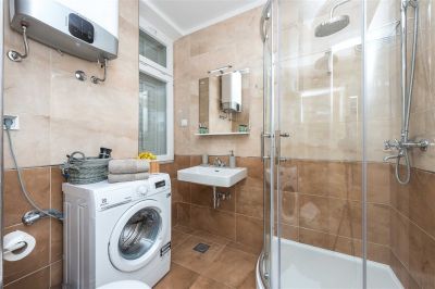 Ivana's Central Suites One Bedroom Apartment with balcony and sea view A2