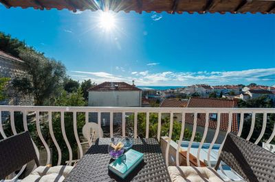 Ivana's Central Suites One Bedroom Apartment with balcony and sea view A2