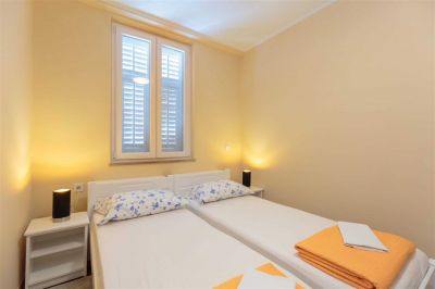 Ivana's Central Suites One Bedroom Apartment with balcony and sea view A2