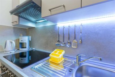 Ivana's Central Suites One Bedroom Apartment with balcony and sea view A2