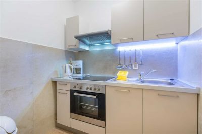 Ivana's Central Suites One Bedroom Apartment with balcony and sea view A2