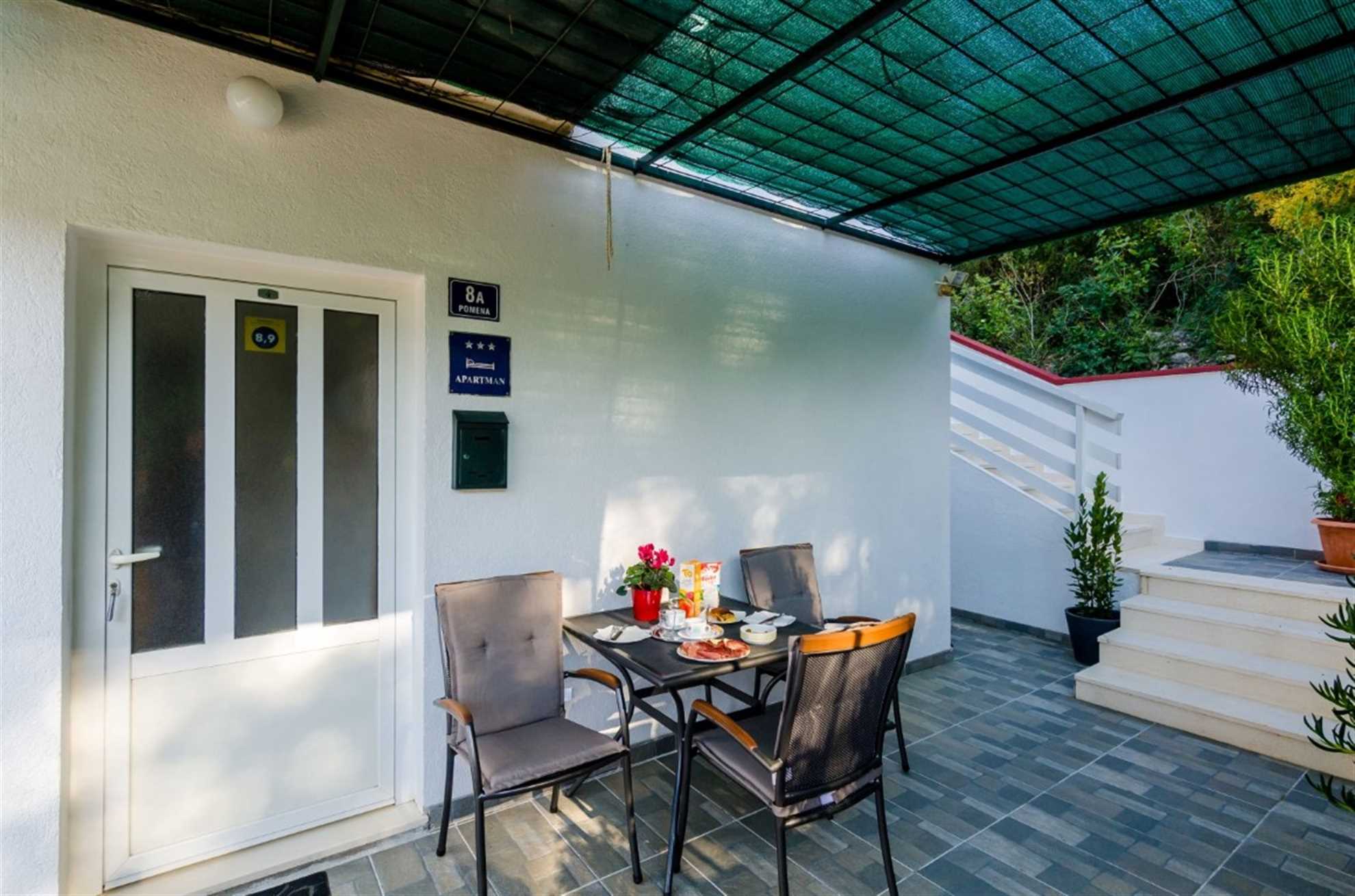 A4 Apartment with Terrace Lorena for rent in Mljet, South Dalmatia