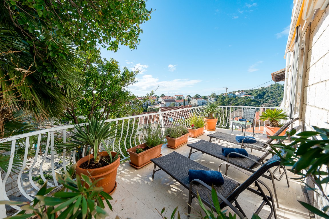 Ivana's Central Suites One bedroom apartment with balcony - MATEJ