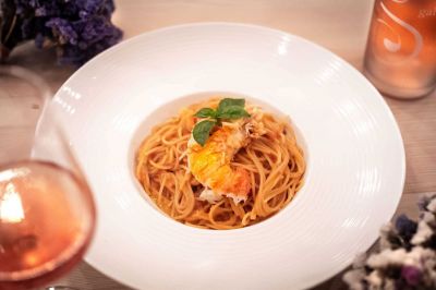 1 - Garden Secret TOP FLOOR - studio apartment - Boutique Pine Tree Apartments