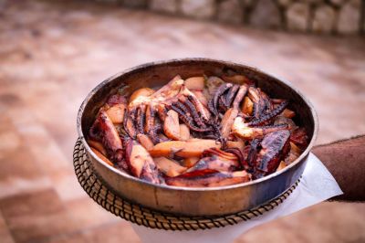 1 - Garden Secret TOP FLOOR - studio apartment - Boutique Pine Tree Apartments