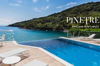 5 - Precious Moments TOP FLOOR - Boutique Pine Tree Apartments