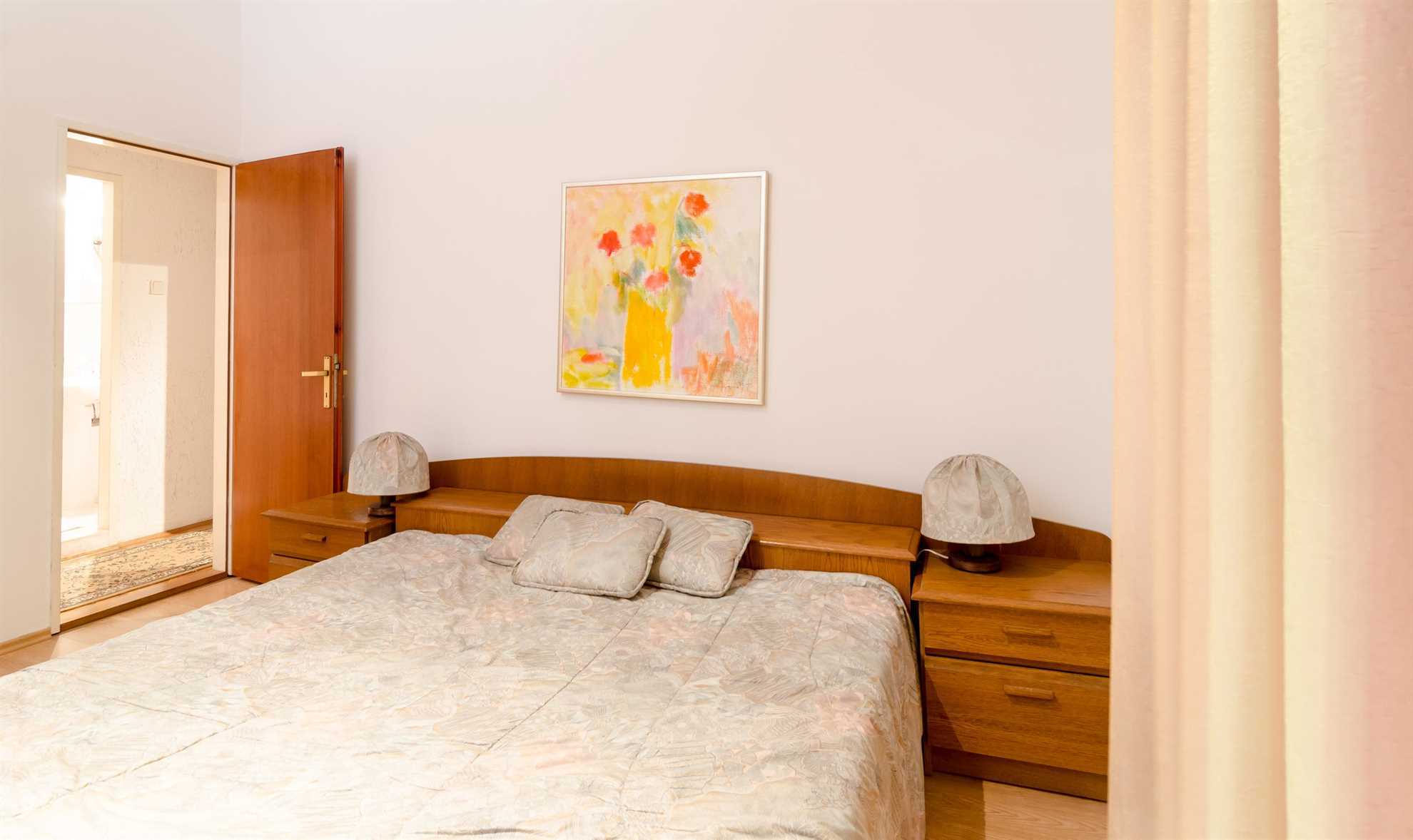 Rooms Mozara - Double room with private external bathroom 3