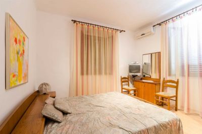 Rooms Mozara - Double room with private external bathroom 3
