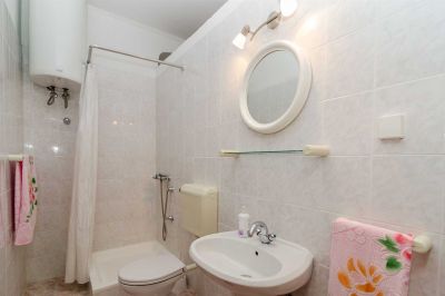 Rooms Mozara - Double room with private external bathroom 3