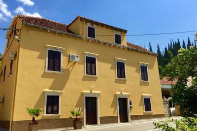 Rooms Mozara - Double room with private external bathroom 3