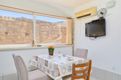 Azinovic Apartment - Lily